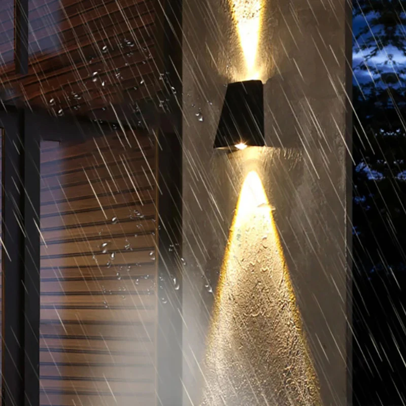 Lucien LED solar wall lamp - Image 7