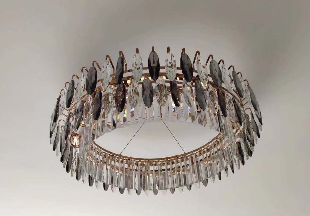The Crown - Image 12