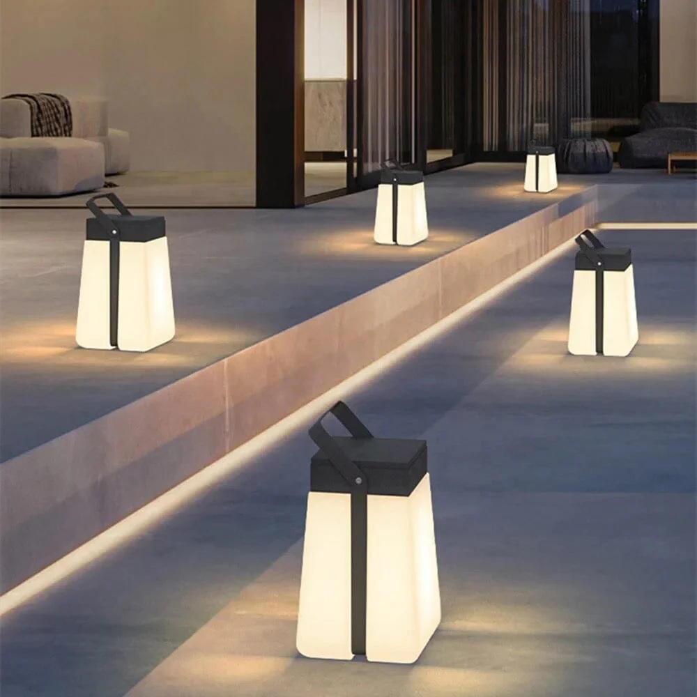 Savannah Outdoor Lamps - Image 9